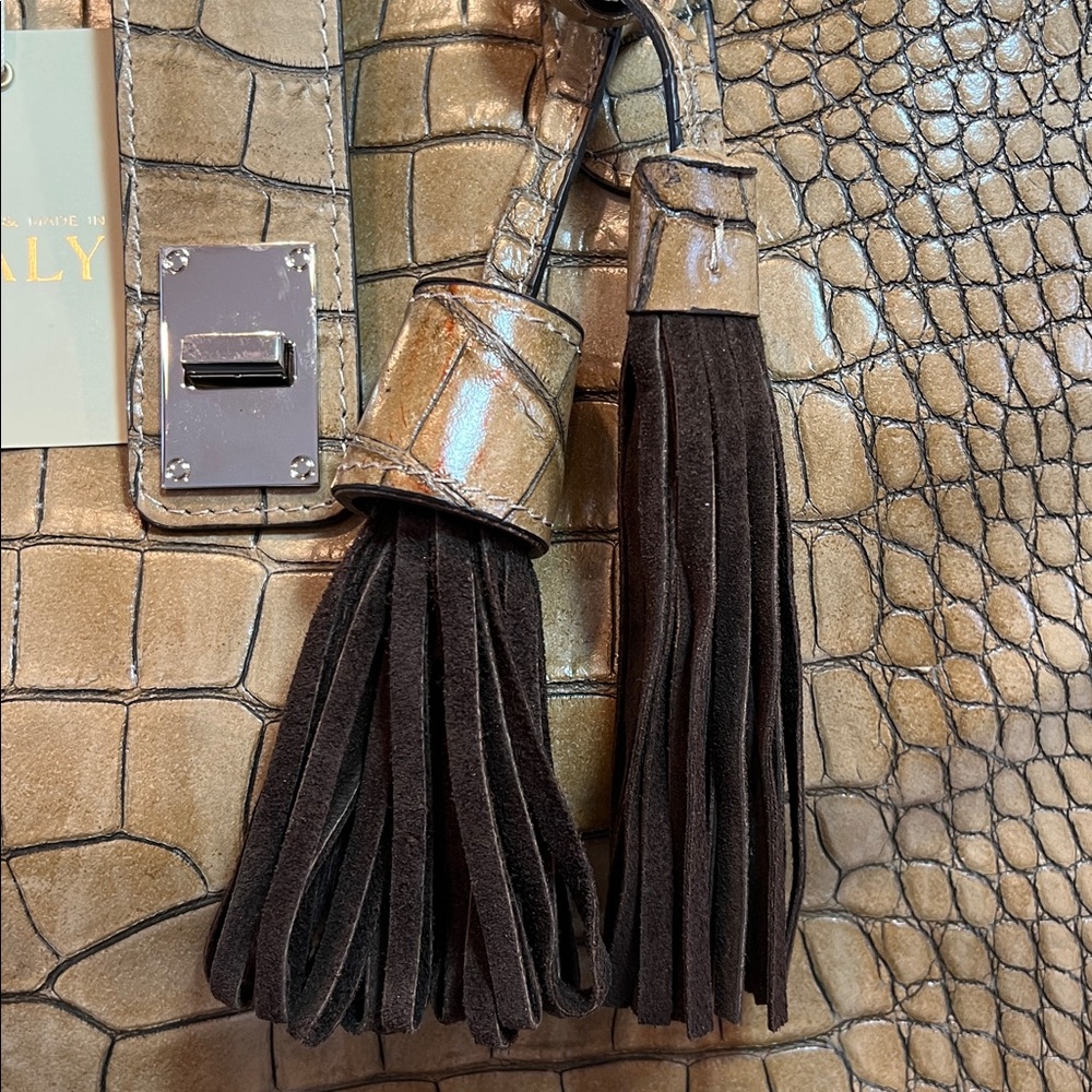 NWT Claudia Firenze Croc Embossed Leather two way carry satchel, crossbody, tote - Picture 4 of 17
